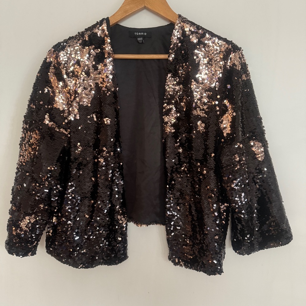 Torrid Black Gold Two-Tone Sequin Drape Open Front Jacket Size 0/0